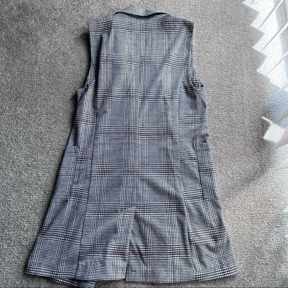 Women’s Plaid Sleeveless Blazer in size Medium - Picture 2 of 8